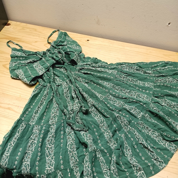 Angie Forest Green Floral Dress - Picture 2 of 3